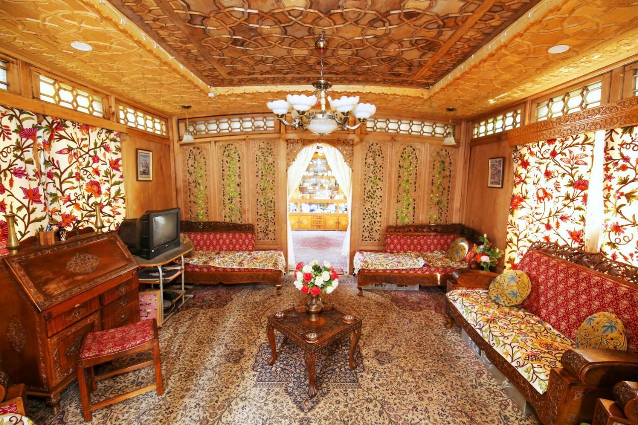 The Shelter Group Of Houseboats & Tour Organiser Srīnagar Екстериор снимка