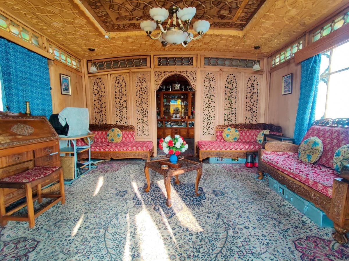 The Shelter Group Of Houseboats & Tour Organiser Srīnagar Екстериор снимка