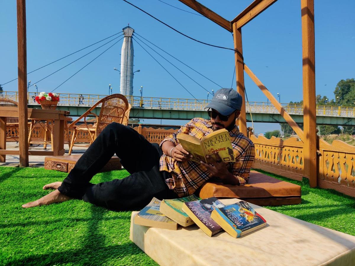 The Shelter Group Of Houseboats & Tour Organiser Srīnagar Екстериор снимка