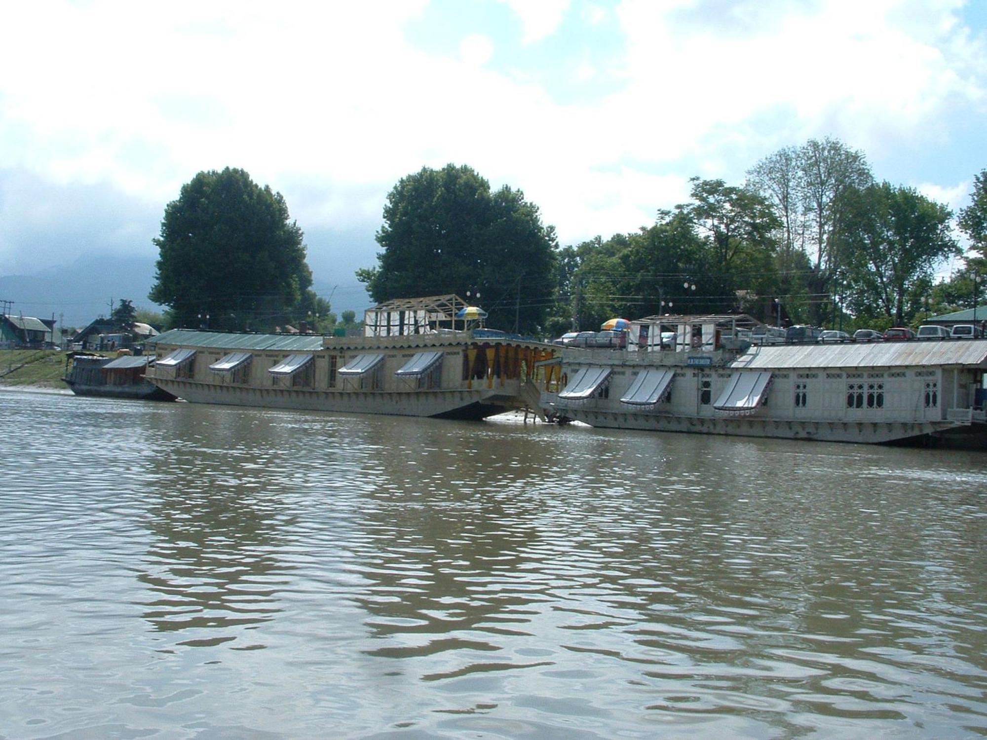 The Shelter Group Of Houseboats & Tour Organiser Srīnagar Екстериор снимка