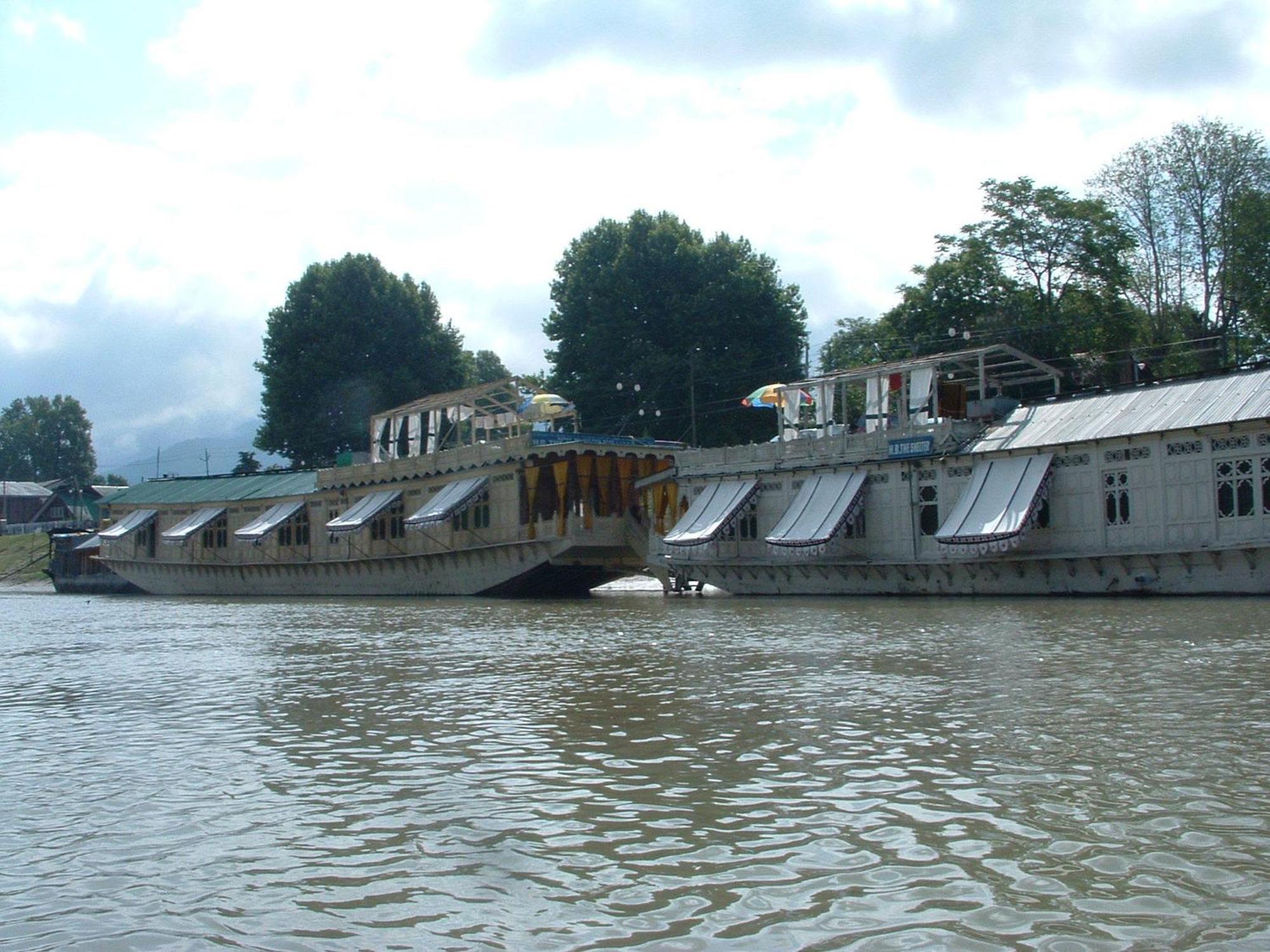 The Shelter Group Of Houseboats & Tour Organiser Srīnagar Екстериор снимка